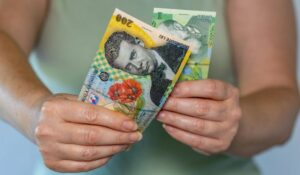 Guvernul pregătește reintroducerea CASS pentru pensiile peste 2.500 de lei, aproape 2 milioane de pensionari vor fi afectați