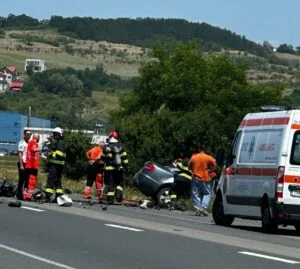 Accident mortal pe centura Lugojului: o femeie de 34 de ani a intrat pe contrasens și s-a ciocnit frontal cu un TIR