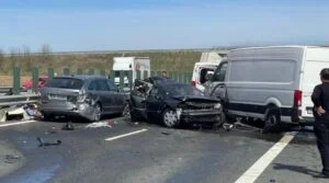 Accident în lanț cu patru autoturisme pe autostrada A2, în zona Sărulești; o persoană rănită și trafic deviat temporar