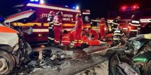 Tragedie în Botoșani! Doi tineri morți într-un accident între un autoturism și o ambulanță!