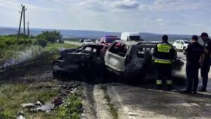 Accident rutier pe DN 19 în județul Bihor: două persoane rănite, circulația blocată până la ora 16:30