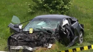 Tânără rănită grav după coliziunea dintre un autoturism și un tren de călători în Județul Botoșani