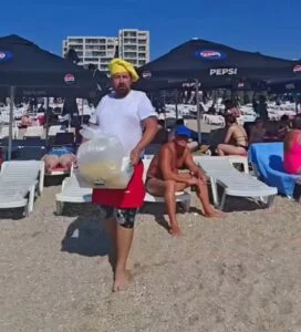 Cu cât a ajuns să se vândă porumbul fiert pe plaja din Eforie