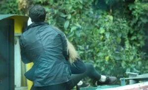 Tânără de 22 de ani din Ploiești agresată și răpită de fostul iubit, agresorul reținut și plasat sub control judiciar