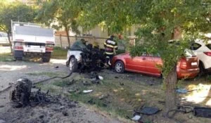 Accident rutier în Roșiori, Mureș: tânăr de 22 de ani decedat după coliziune frontală cu camion, pasageră rănită grav