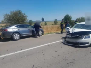 Accident grav!O femeie a murit, patru răniți transportați la spital