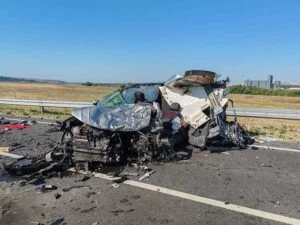 Accident mortal pe centura Bârladului! Șofer strivit sub un TIR încărcat cu fructe