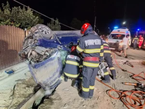 Accident tragic! O fată de 18 ani a murit, trei tineri răniți grav