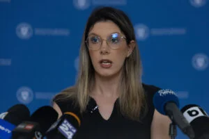 Faci închisoare dacă faci asta în propria curte! Legea s-a schimbat radical, e interzis total să tai copacii