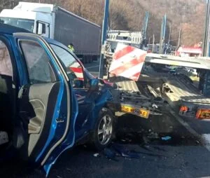 Jale mare pe DN 6! O femeie a murit pe loc după un impact devastator. Ce greșeală a făcut șoferul în fața TIR-ului