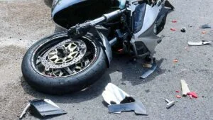 Un tânăr de 16 ani, spulberat de o femeie la Slatina! Impactul a fost violent, medicii au intervenit rapid