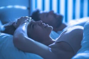 Te trezești mereu între 3 și 5 dimineața? Motivul real nu are nicio legătură cu divinitatea, iată ce spune medicina