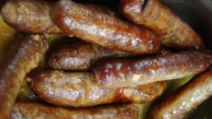 Ce se pune, de fapt, în cârnații de casă ca să iasă pufoși. Ingredientul secret care schimbă tot!