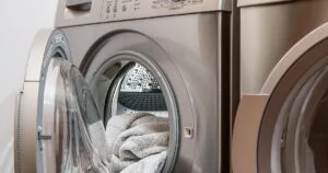 Zilele în care e INTERZIS să speli rufe înainte de Crăciun! Greșeala din Ajun care îți aduce sărăcia în casă