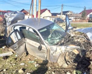Tragedie evitată la secundă în Dâmbovița! Tren plin cu pasageri, izbit de o…