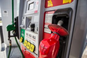 Veste proastă pentru șoferi! Benzina și motorina ating praguri istorice. Cât va costa un litru la pompă în martie