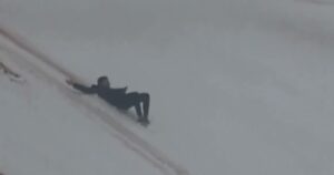 Imagini ireale în deșertul Sahara! Dunele de nisip au fost acoperite de zăpadă. Localnicii nu au mai văzut așa ceva