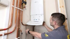 Lovitură pentru românii cu centrală de apartament! Amenda este uriașă dacă uiți de acest detaliu obligatoriu prin lege
