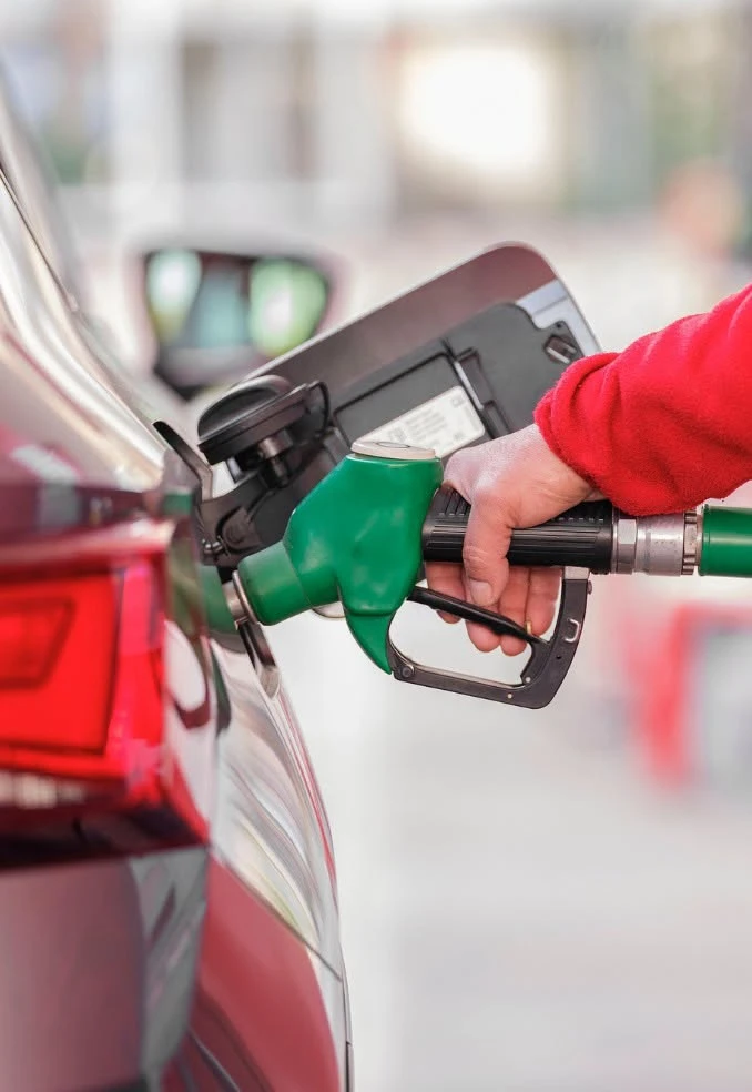 Prețul carburanților a explodat. Motorina a depășit pragul de zece lei în stațiile PECO