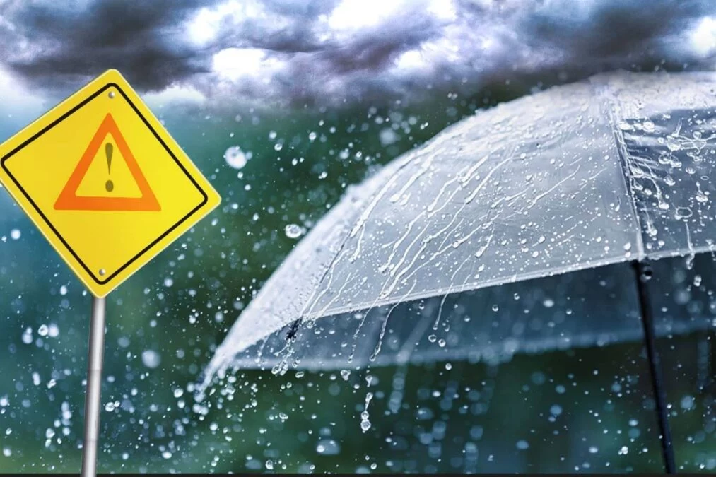 Vremea se încălzește de duminică în toată țara. Meteorologii anunță ploi torențiale și grindină