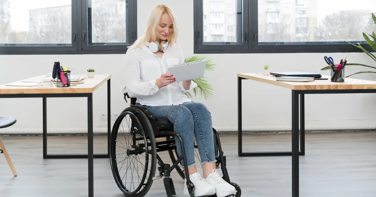 Persoanele cu handicap pot fi reevaluate acasă. Cum se contestă certificatul și în ce termene