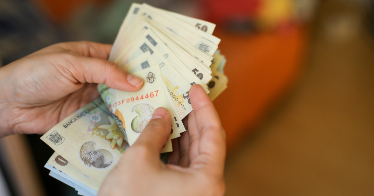 Ce se întâmplă dacă nu ești acasă când vine poștașul cu pensia. Termenele stabilite de CNPP pentru ridicarea banilor