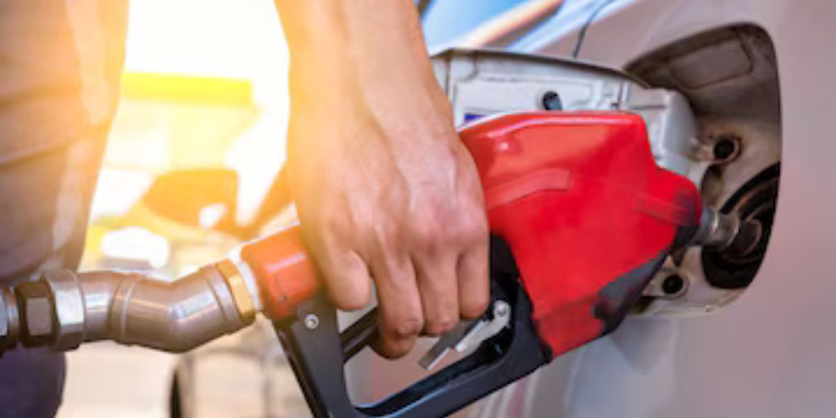 Motorina s-a scumpit din nou în stațiile din țară. Prețurile se apropie de pragul de 10 lei pe litru