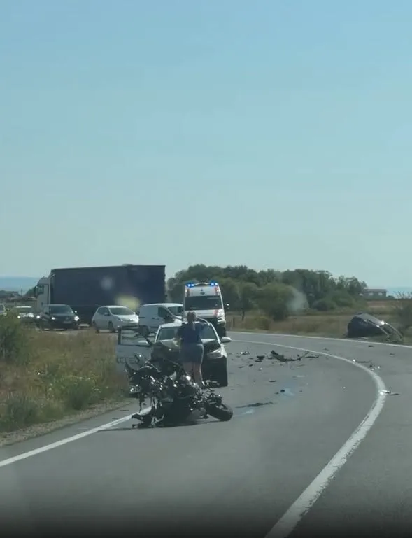 Accident grav pe DN 1. Un motociclist străin a murit după impactul cu două mașini la Oșorhei