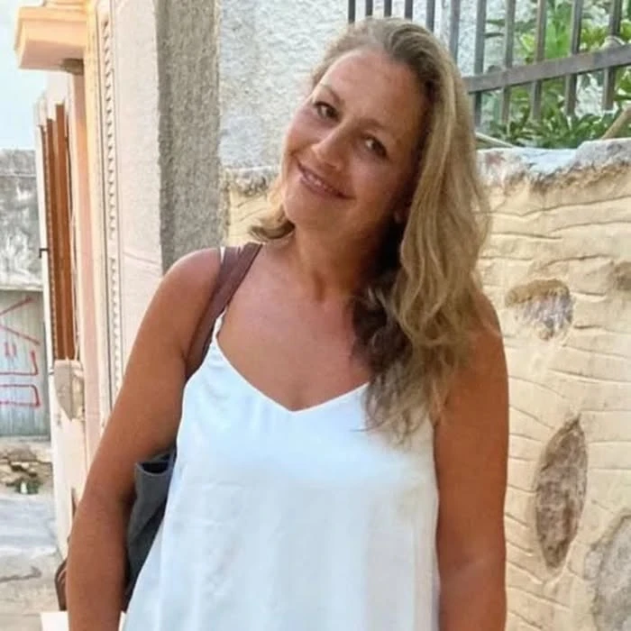 Coșmarul unei femei după o vacanță în Grecia. A intrat în comă 42 de zile din cauza unei căpușe