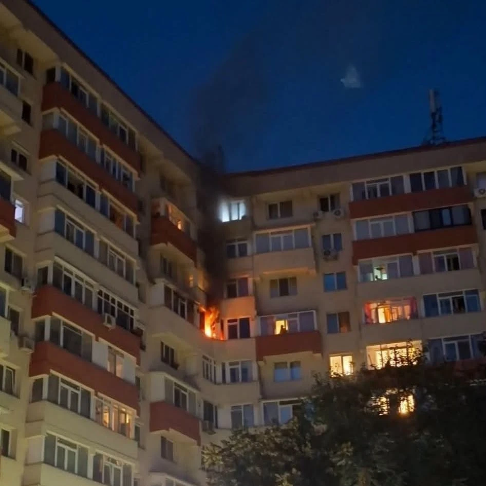Trafic îngreunat în Capitală. Şase autospeciale de pompieri au intervenit în zona Brâncoveanu