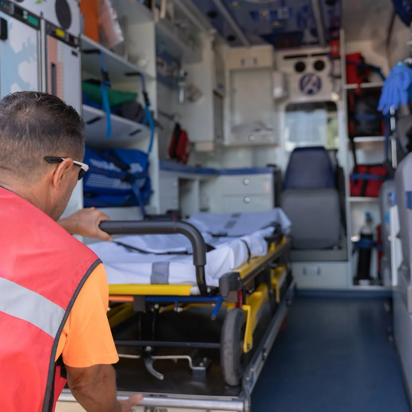 Noi bombardamente rusești în Ucraina. O mamă și fiul ei de nouă ani au murit după ce casa le-a fost distrusă de o dronă