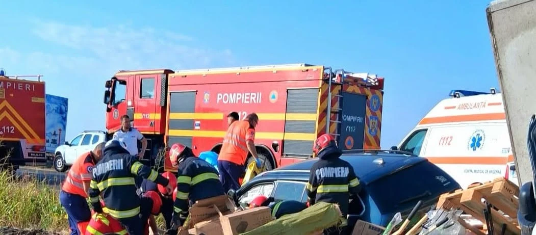Accident grav în județul Teleorman. Doi bărbați au fost transportați de urgență la spital