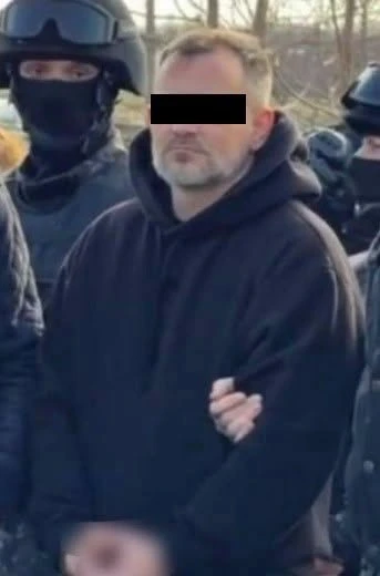 Eliberat din penitenciar, tatăl adolescentului ucis în Timiș a mers direct la mormântul fiului