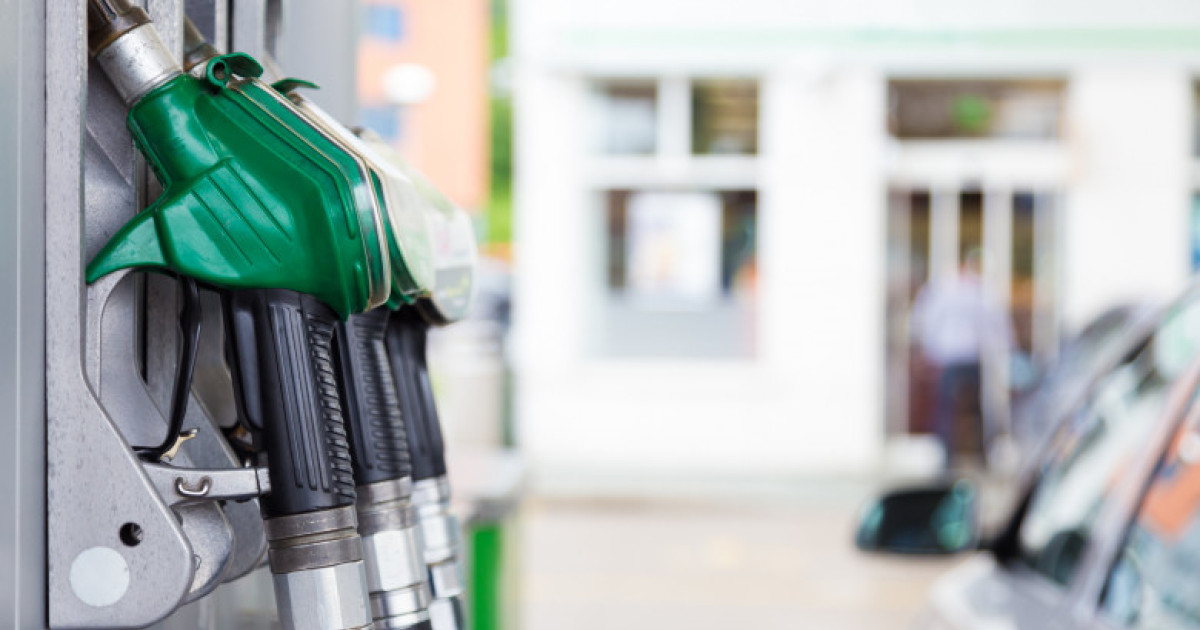 Ilie Bolojan explică de ce s-au scumpit carburanții. Petromidia a funcționat la jumătate din capacitate