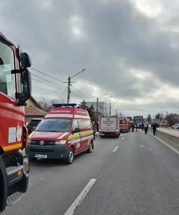 Accident grav în Dâmbovița. O fetiță de trei ani a murit după ce o șoferiță a virat fără să se asigure