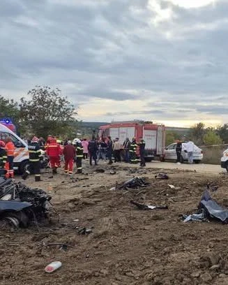 Accident grav în județul Iași. Trei persoane au murit și trei au fost rănite după impactul cu un camion
