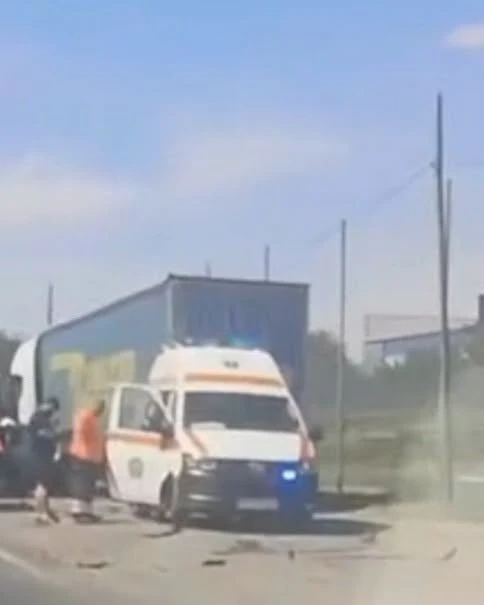 Tragedie în Alpii elvețieni. Un autocar cu zeci de pasageri s-a răsturnat și a lăsat în urmă morți și răniți
