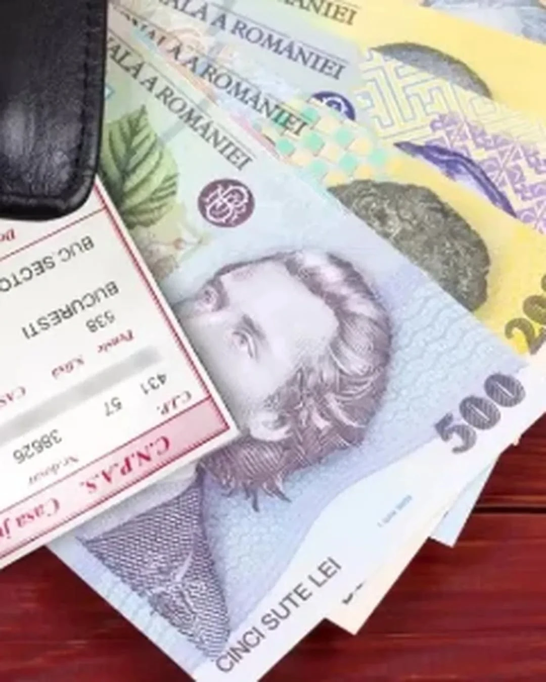 Calendarul plății pensiilor în octombrie 2026. Când intră banii pe card și prin Poșta Română