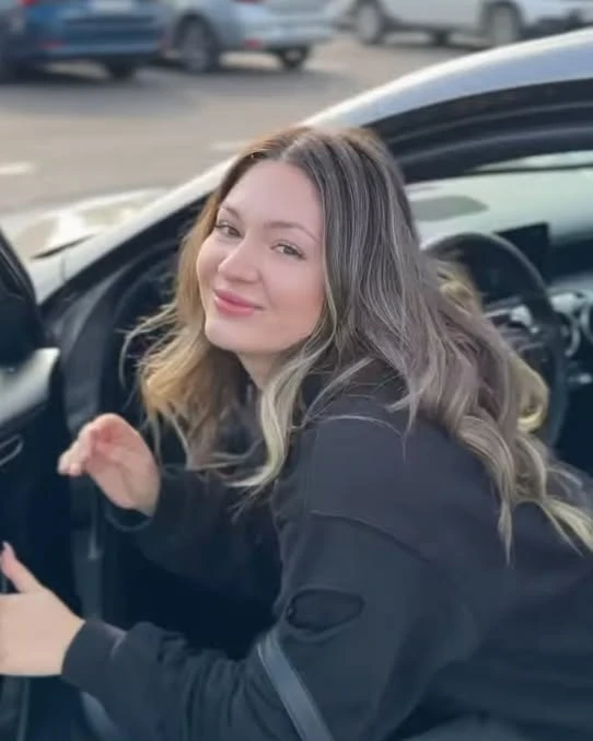 Delia de la Casa iubirii, la volanul unui BOLID DE LUX! Ce afaceri are la doar 23 de ani