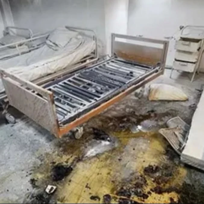 ALERTĂ la Spitalul Județean Reșița! INCENDIU la Psihiatrie! 16 evacuați, o femeie cu arsuri
